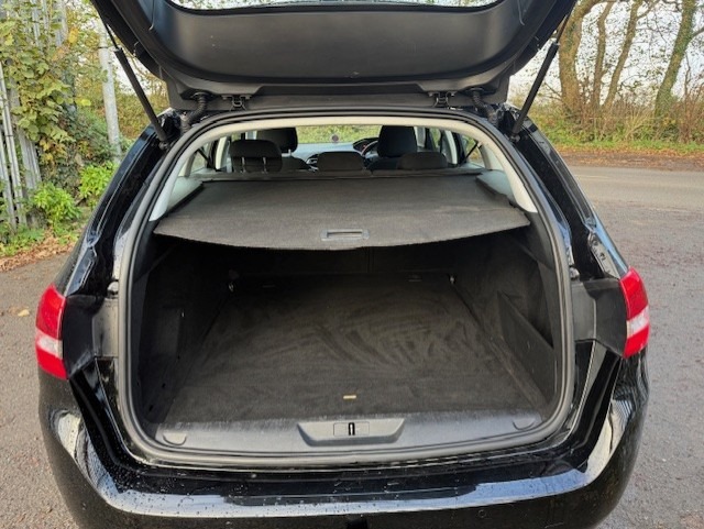 Used Peugeot 308 2018 for sale - 76391258: Photo 6