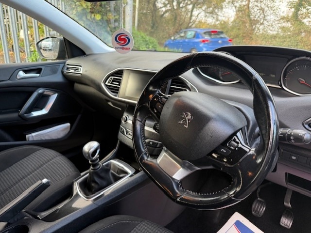 Used Peugeot 308 2018 for sale - 76391258: Photo 8