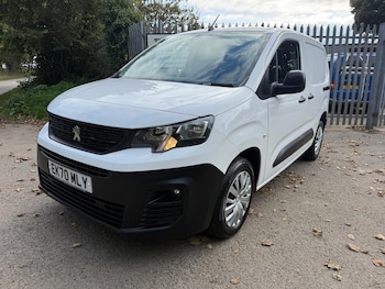 2020 (70) - 1000 1.5 BlueHDi 100 Professional Van