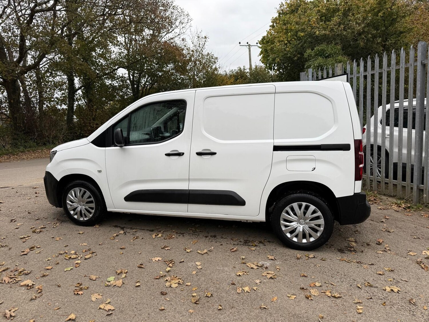 Used Peugeot Partner 2020 for sale - 76265540: Photo 4