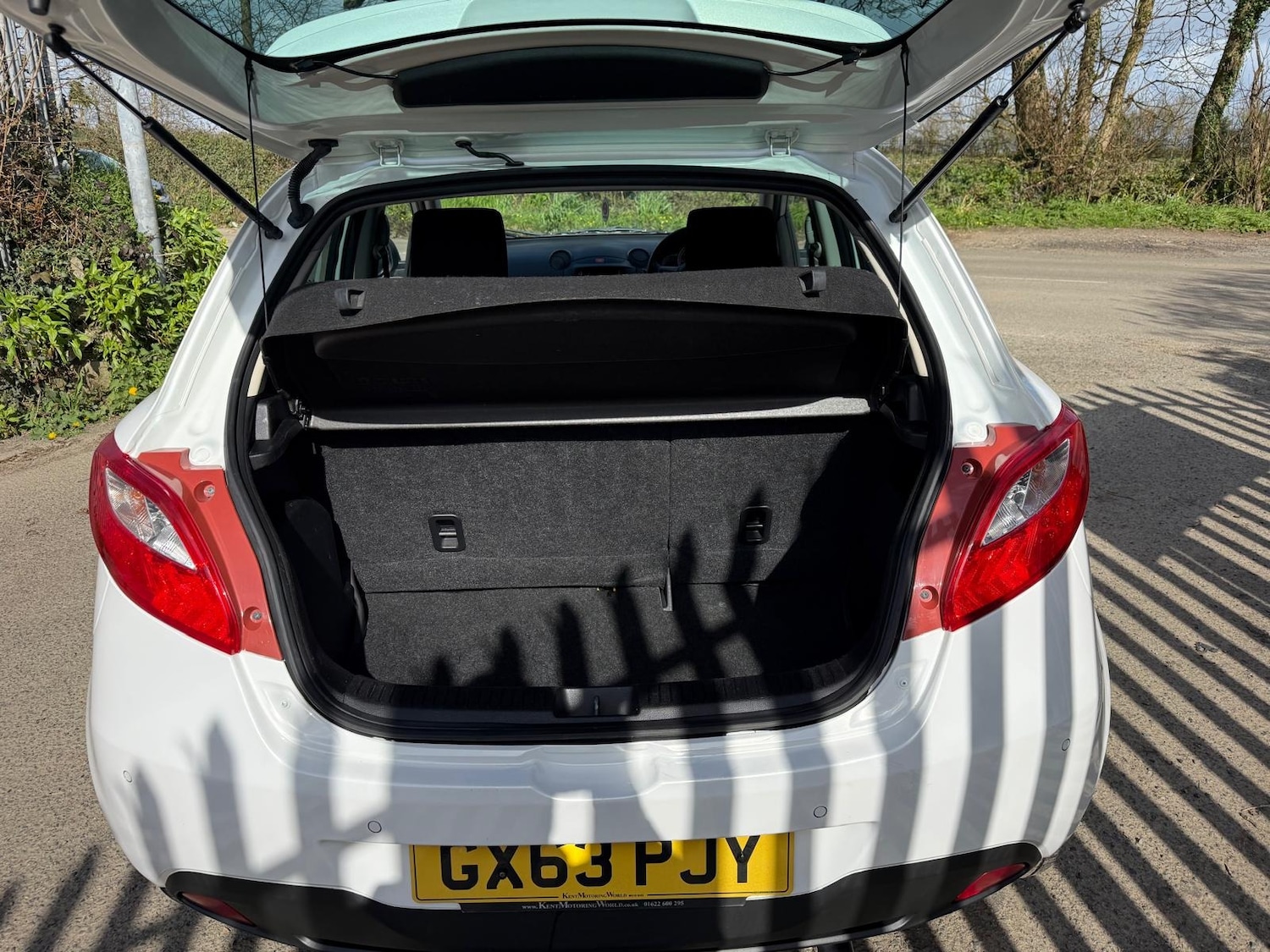 Used Mazda Mazda2 2013 for sale - 78038860: Photo 6