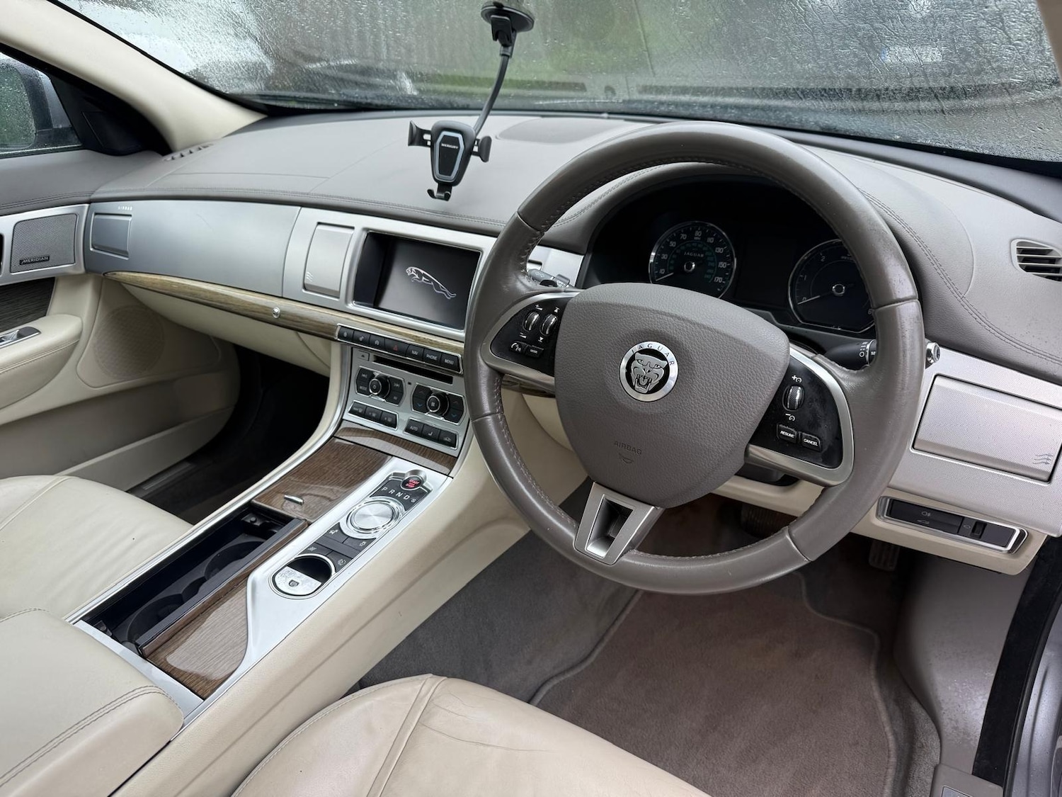 Used Jaguar XF 2013 for sale - 77877836: Photo 6