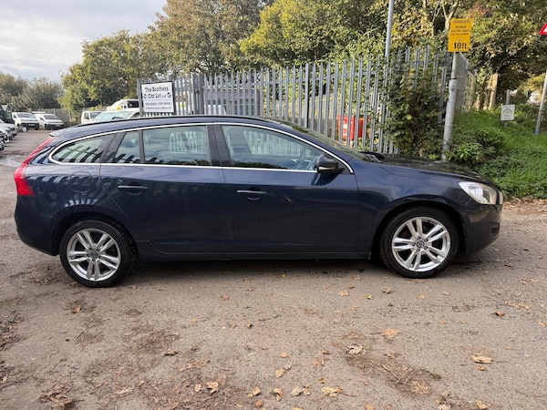 Used Volvo V60 2013 for sale - 76234468: Photo 3