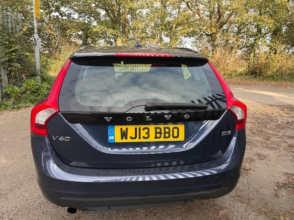 Used Volvo V60 2013 for sale - 76234468: Photo 5