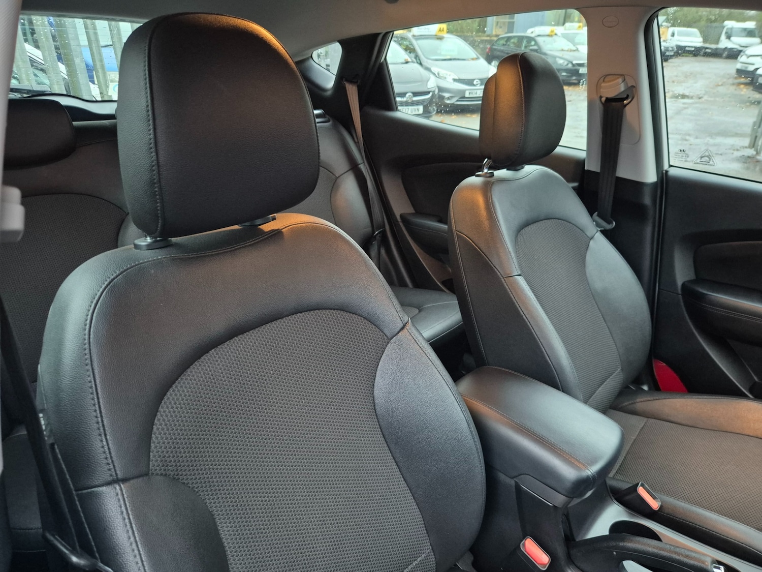 Used Hyundai Ix35 2014 for sale - 76576969: Photo 8