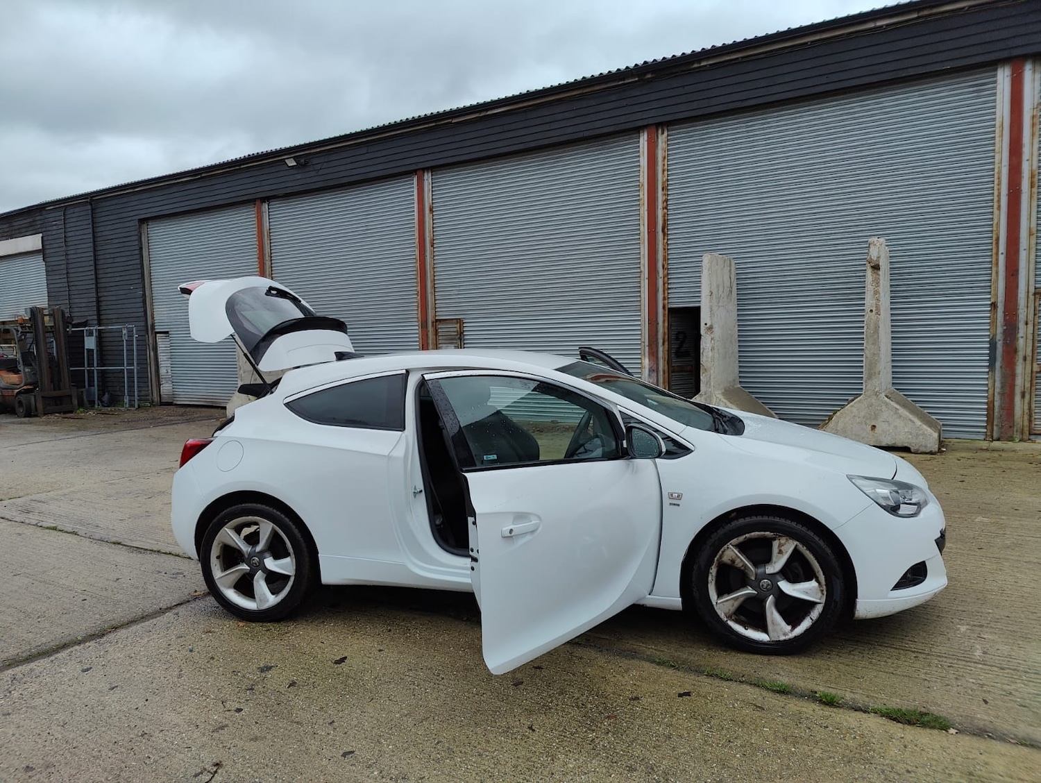 Used Vauxhall Astra GTC 2016 for sale - 76923987: Photo 34