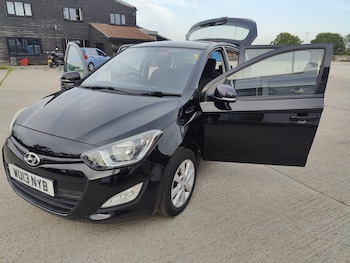 Used Hyundai i20 2013 for sale - 75563990: Photo