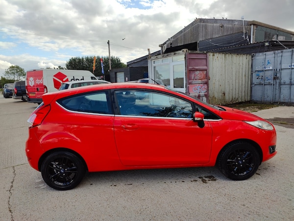 Used Ford Fiesta 2014 for sale - 76027815: Photo 2