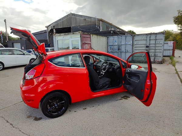 Used Ford Fiesta 2014 for sale - 76027815: Photo 30