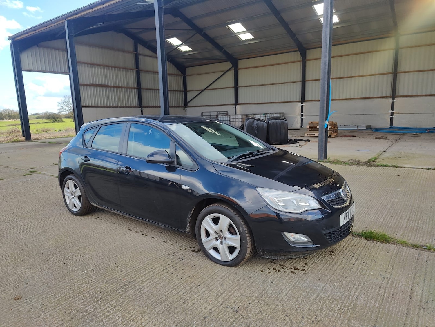 Used Vauxhall Astra 2011 for sale - 77890461: Photo 3
