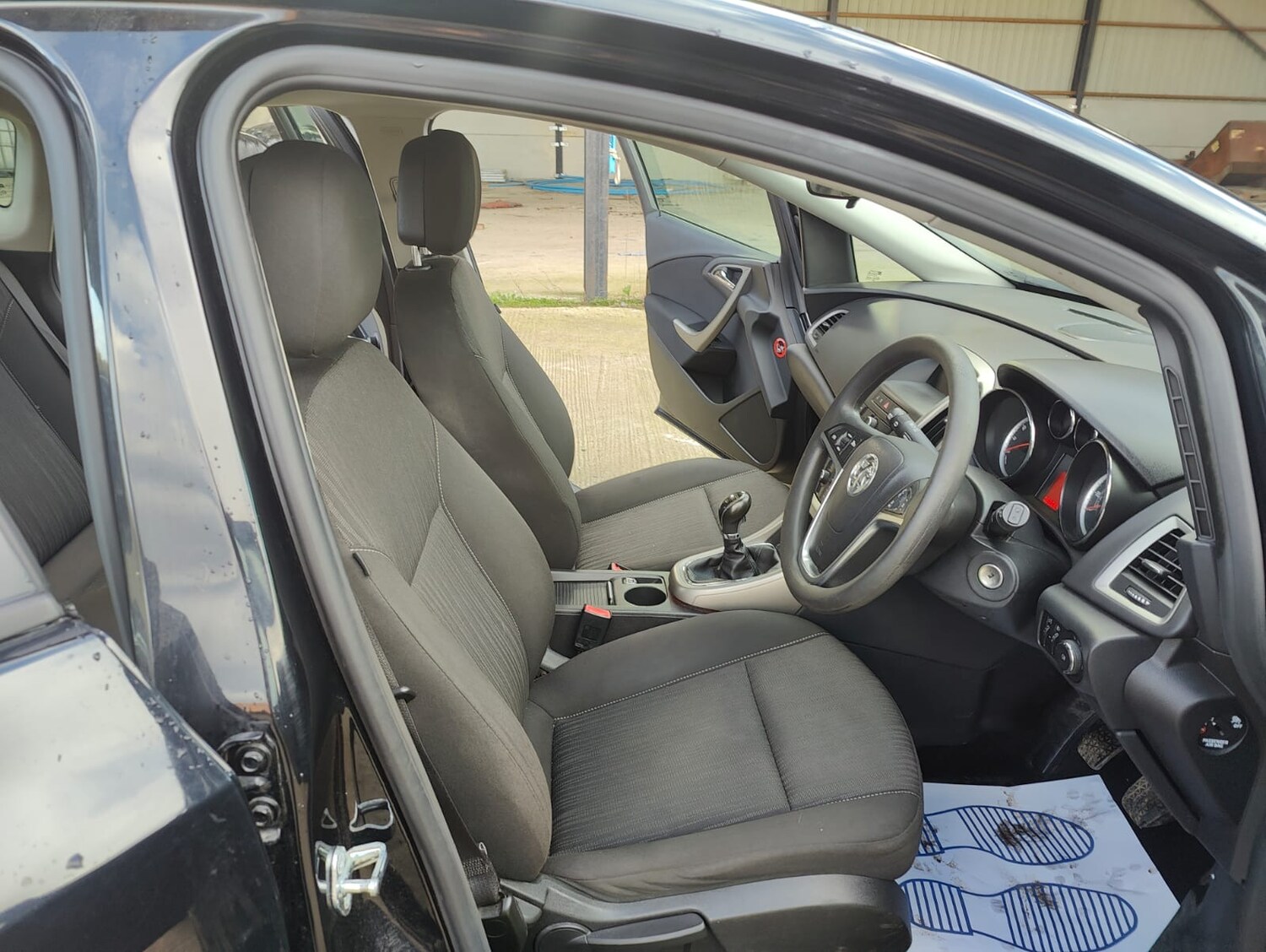 Used Vauxhall Astra 2011 for sale - 77890461: Photo 32