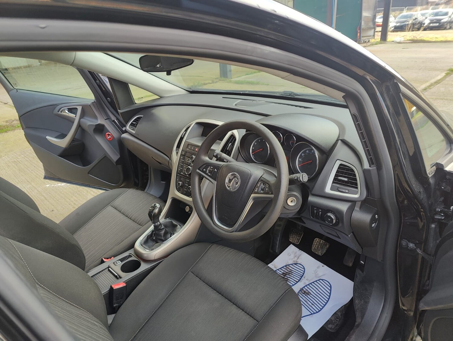 Used Vauxhall Astra 2011 for sale - 77890461: Photo 33