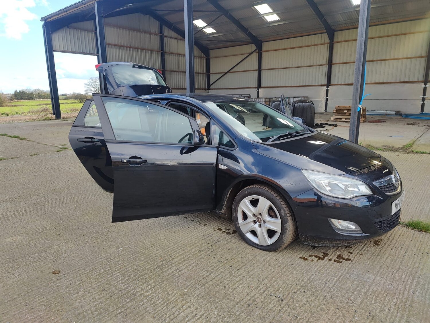 Used Vauxhall Astra 2011 for sale - 77890461: Photo 34