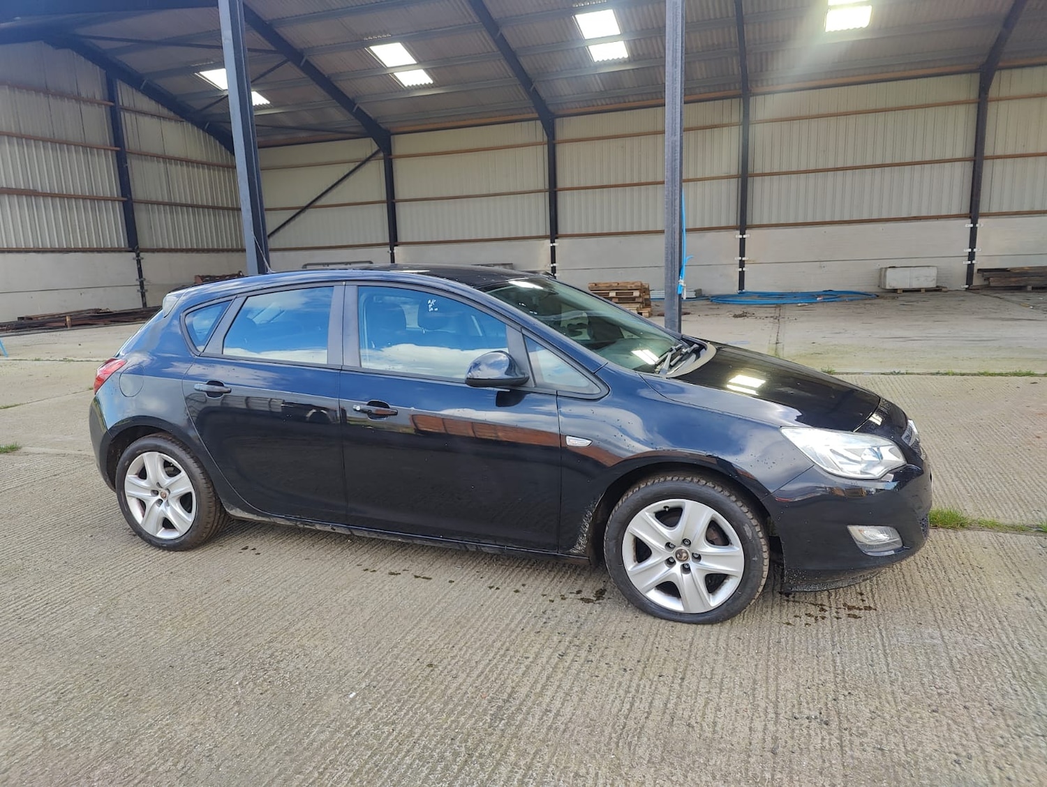 Used Vauxhall Astra 2011 for sale - 77890461: Photo 4