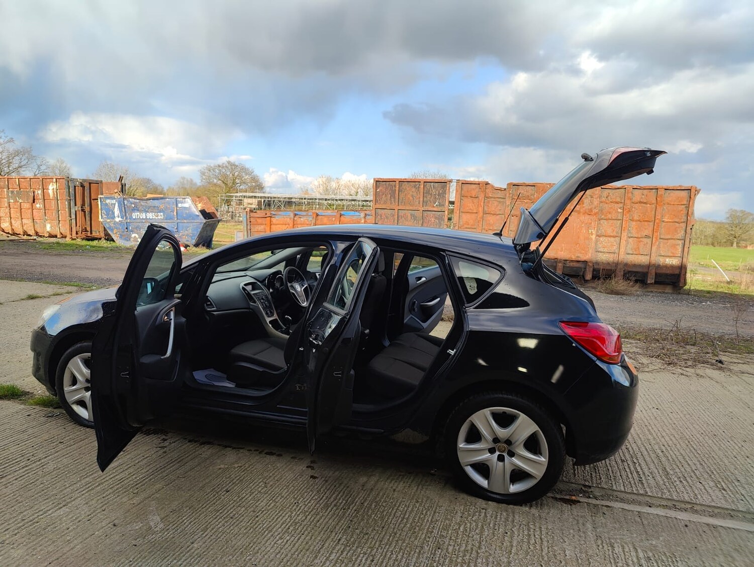 Used Vauxhall Astra 2011 for sale - 77890461: Photo 45