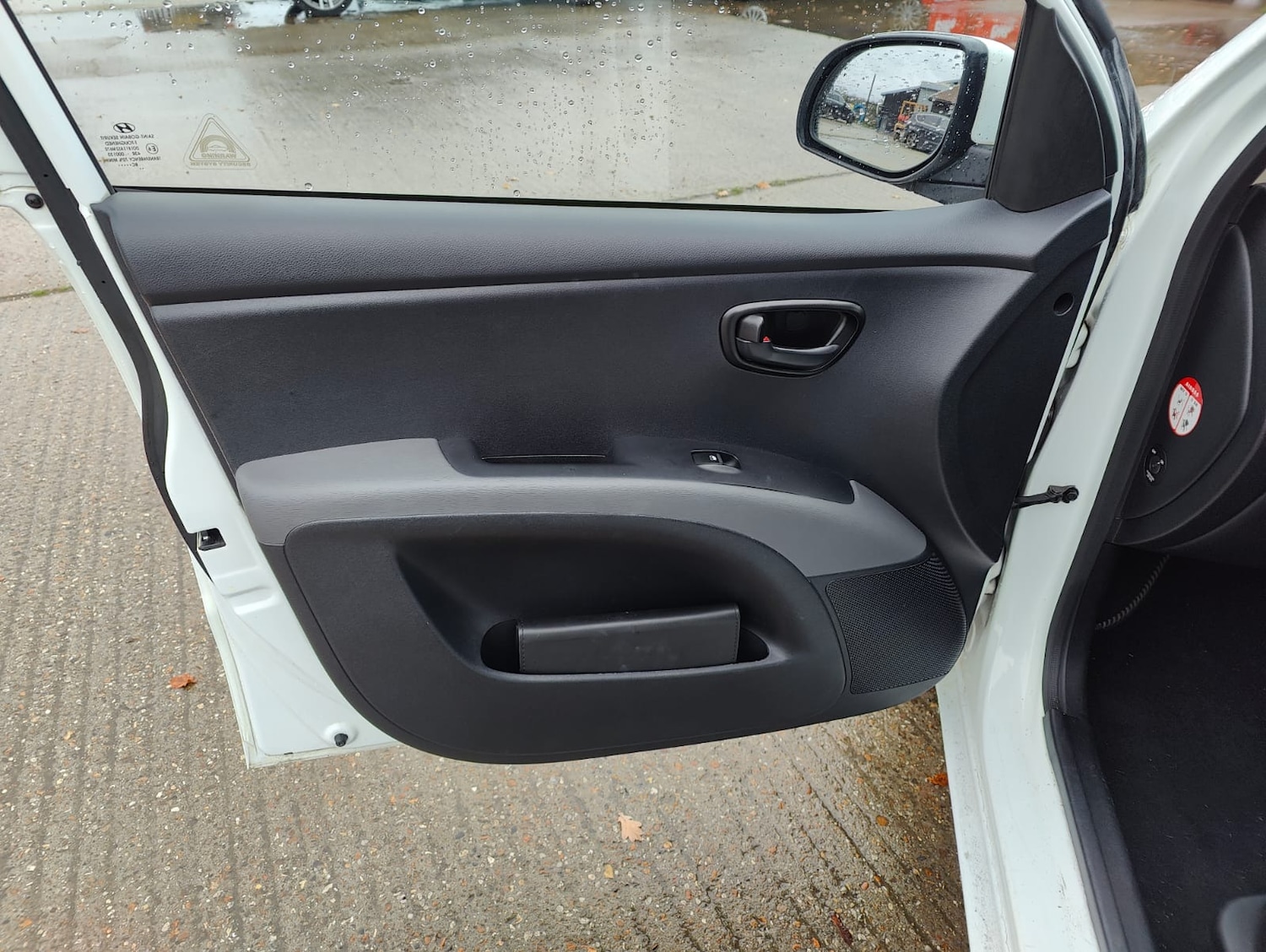 Used Hyundai i10 2012 for sale - 76625679: Photo 16