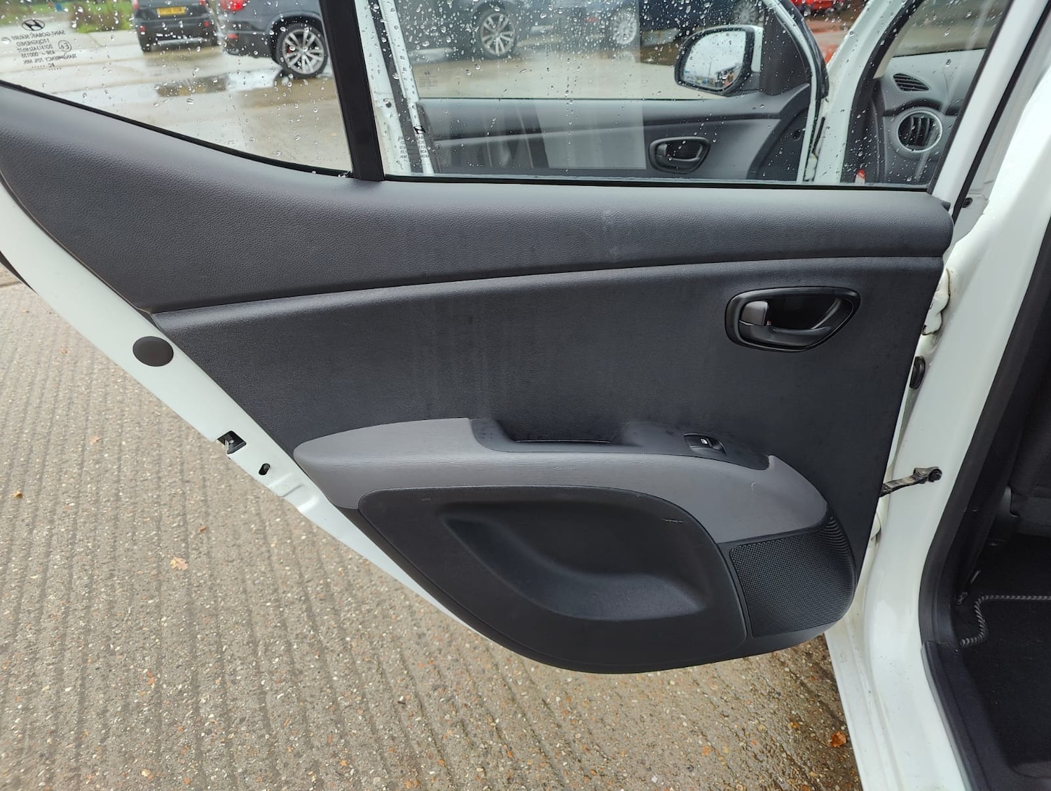 Used Hyundai i10 2012 for sale - 76625679: Photo 21