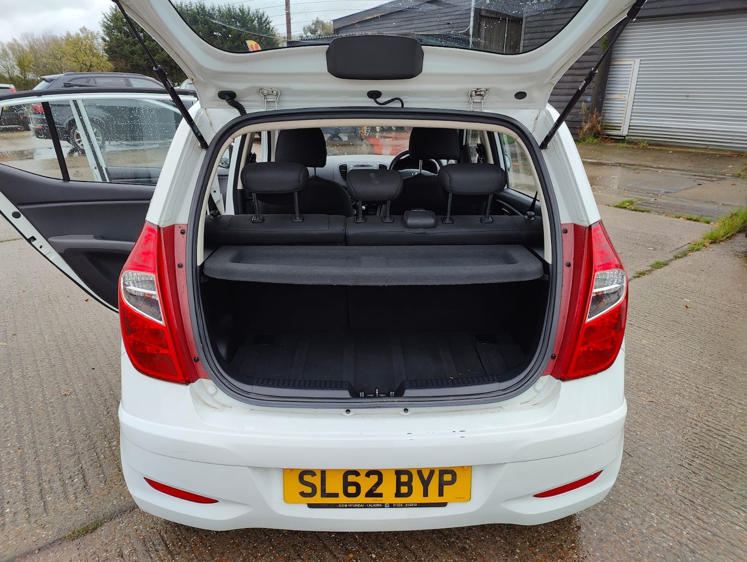 Used Hyundai i10 2012 for sale - 76625679: Photo 24