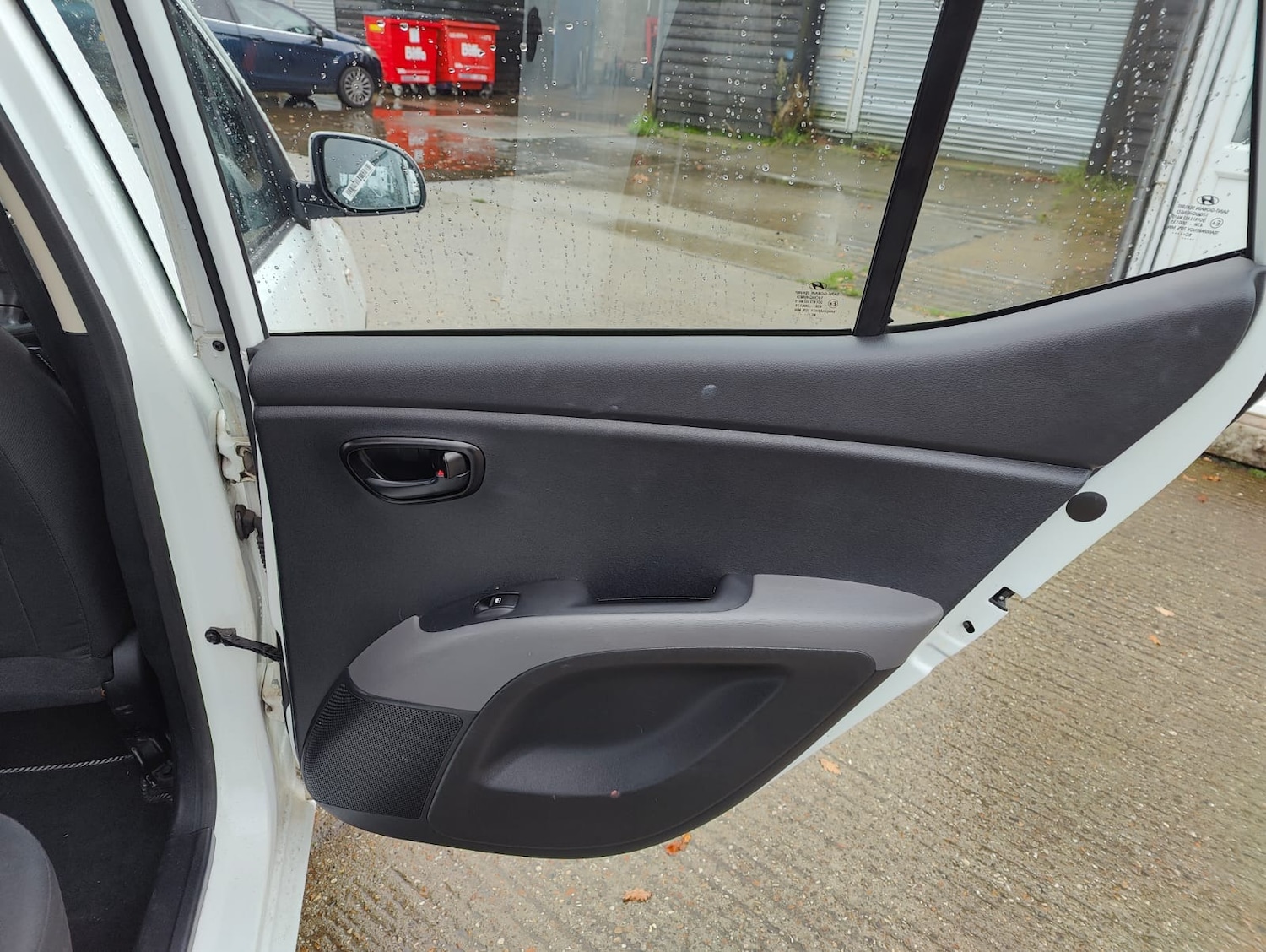 Used Hyundai i10 2012 for sale - 76625679: Photo 26