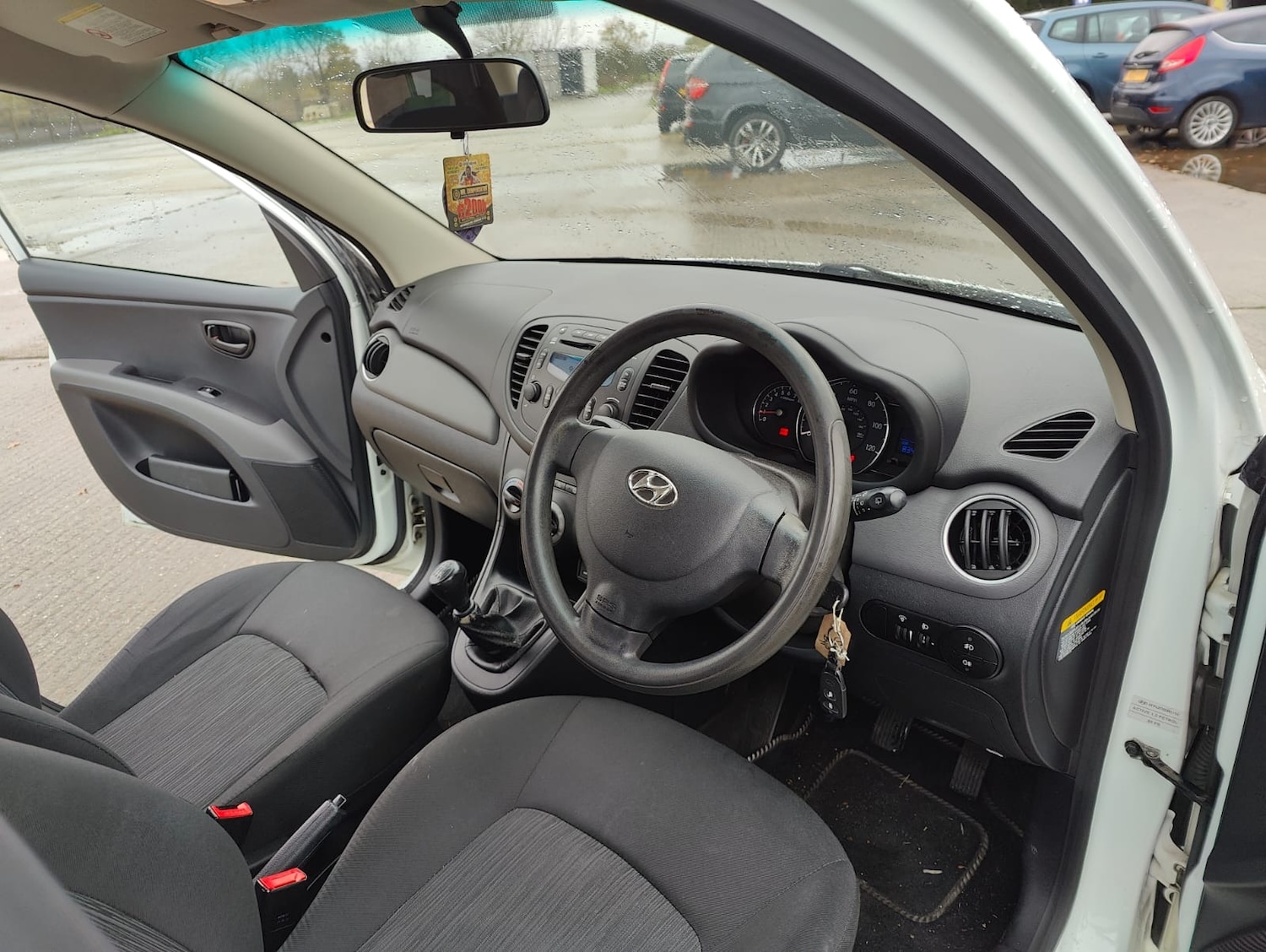 Used Hyundai i10 2012 for sale - 76625679: Photo 32