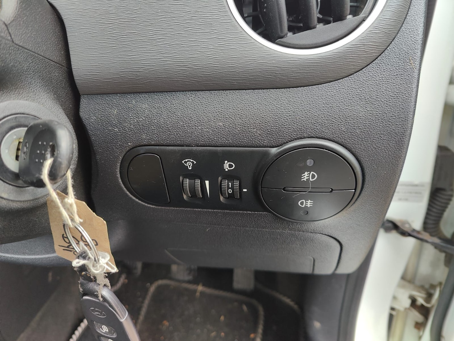 Used Hyundai i10 2012 for sale - 76625679: Photo 33