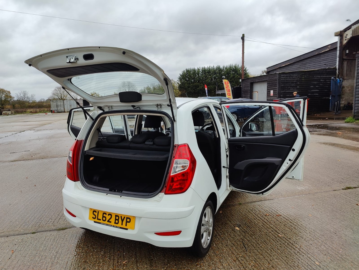 Used Hyundai i10 2012 for sale - 76625679: Photo 40