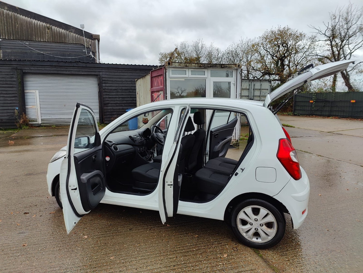 Used Hyundai i10 2012 for sale - 76625679: Photo 42