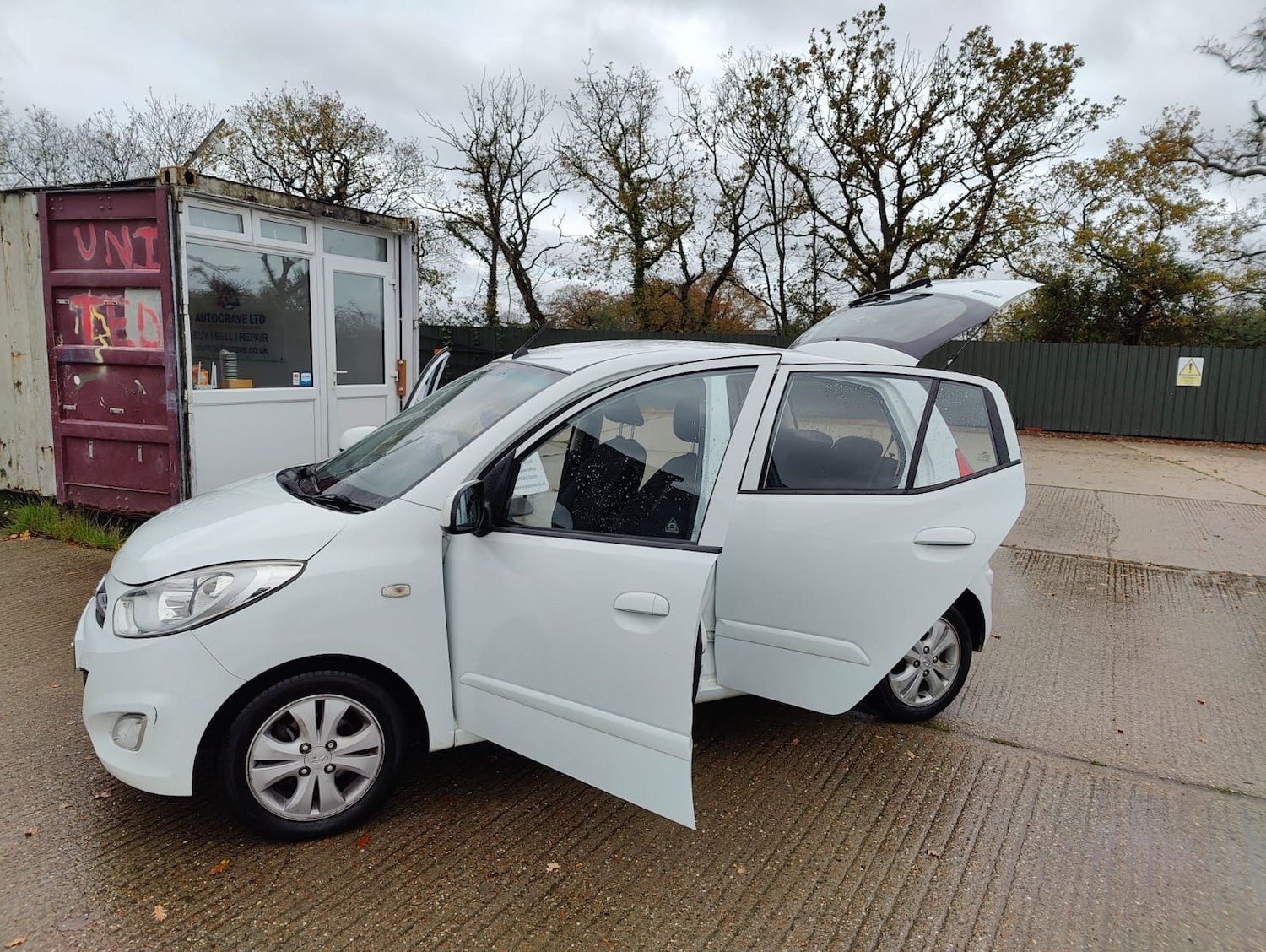 Used Hyundai i10 2012 for sale - 76625679: Photo 44