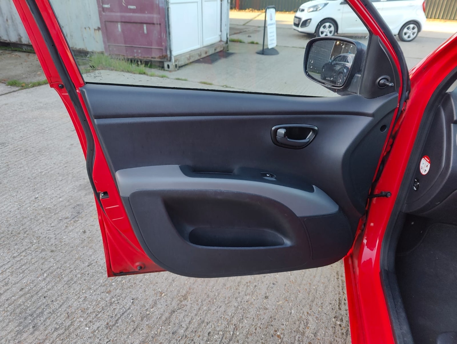 Used Hyundai i10 2011 for sale - 76600157: Photo 14