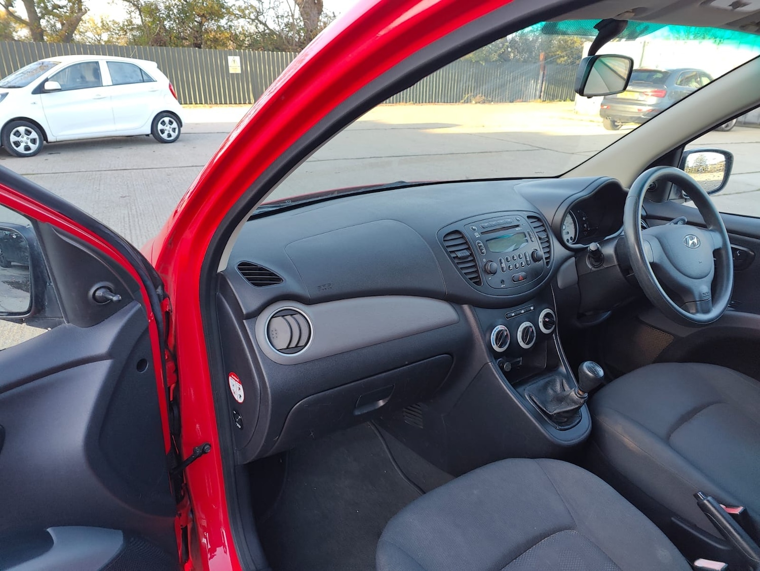 Used Hyundai i10 2011 for sale - 76600157: Photo 15