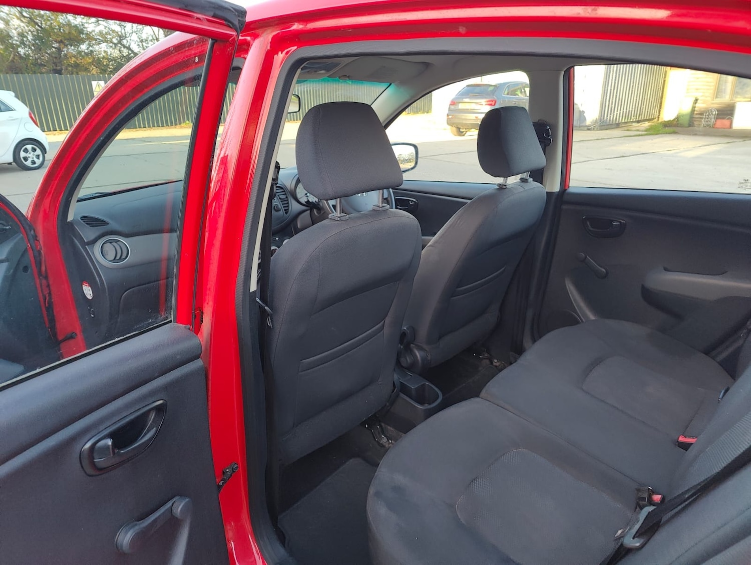 Used Hyundai i10 2011 for sale - 76600157: Photo 19