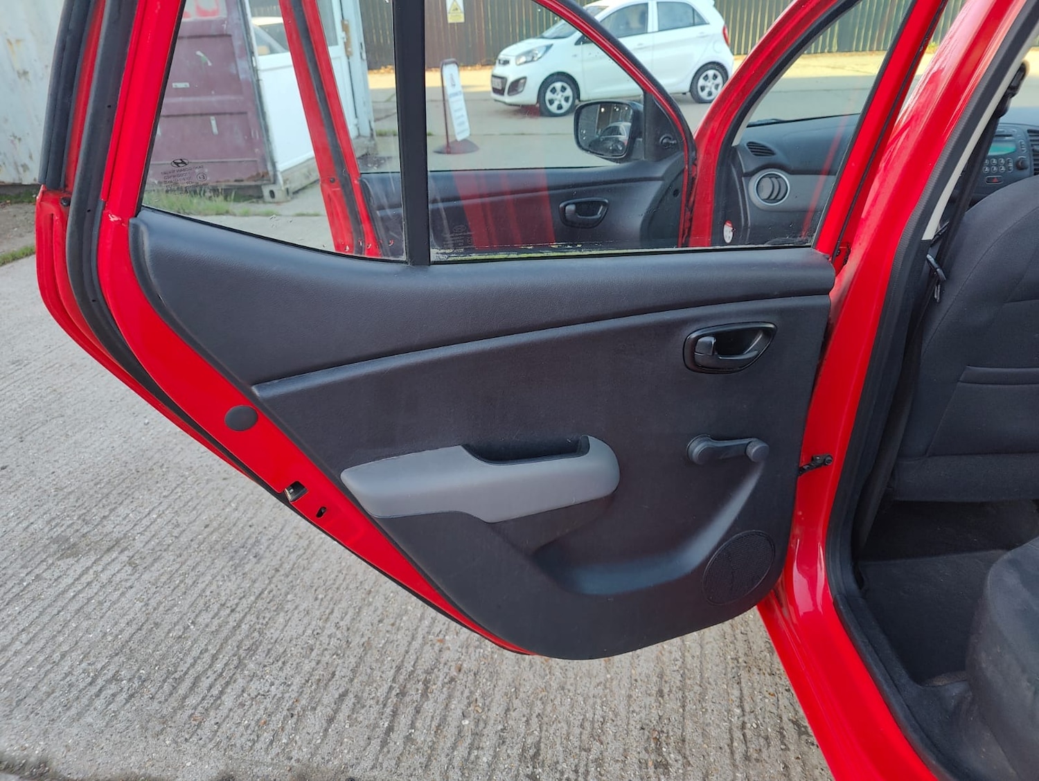 Used Hyundai i10 2011 for sale - 76600157: Photo 20