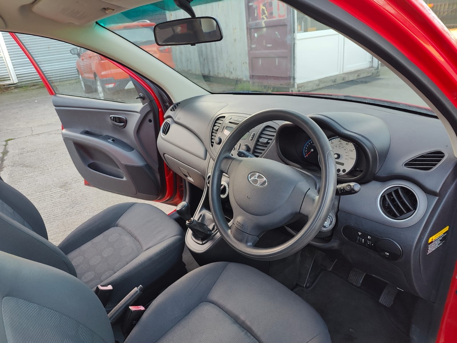 Used Hyundai i10 2011 for sale - 76600157: Photo 35