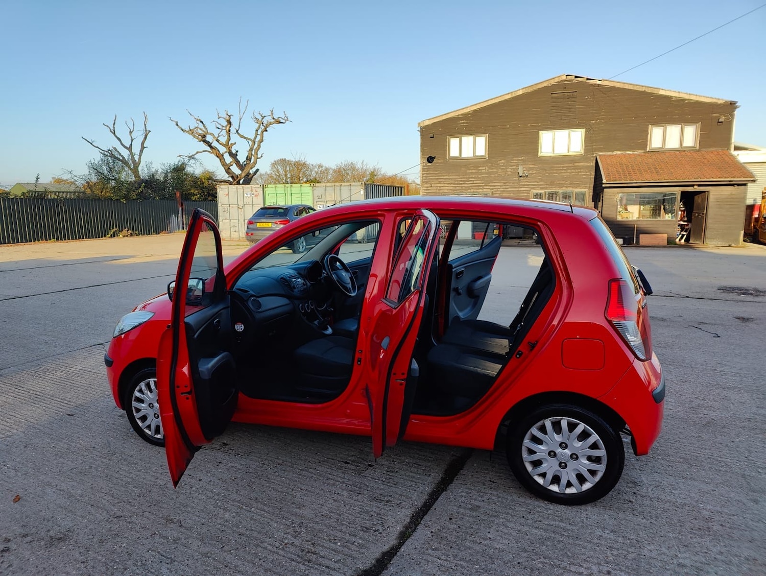 Used Hyundai i10 2011 for sale - 76600157: Photo 41