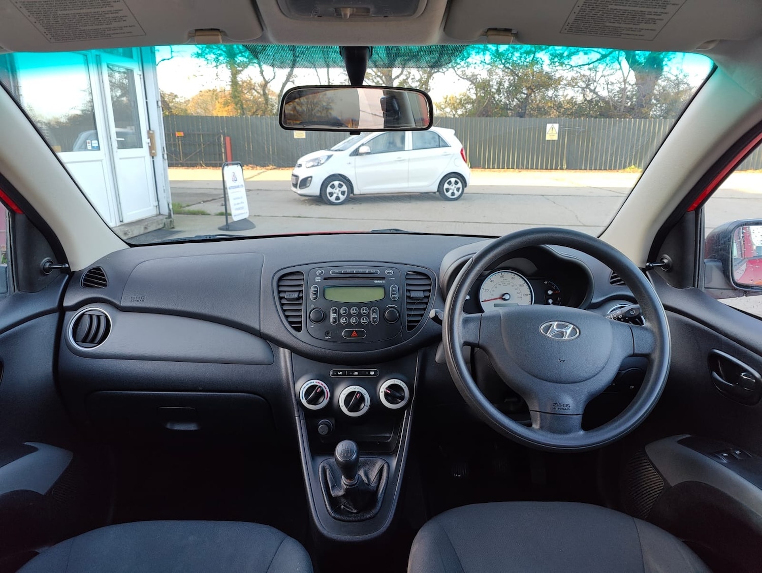 Used Hyundai i10 2011 for sale - 76600157: Photo 43