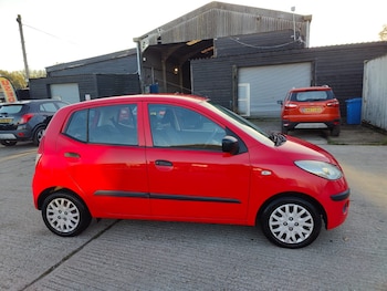 Used Hyundai i10 2011 for sale - 76600157: Photo