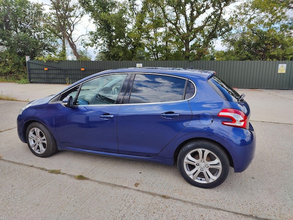 Used Peugeot 208 2015 for sale - 75334150: Photo 11