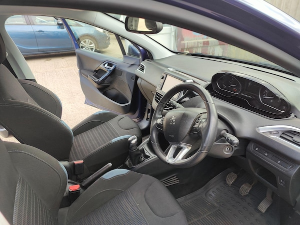 Used Peugeot 208 2015 for sale - 75334150: Photo 31