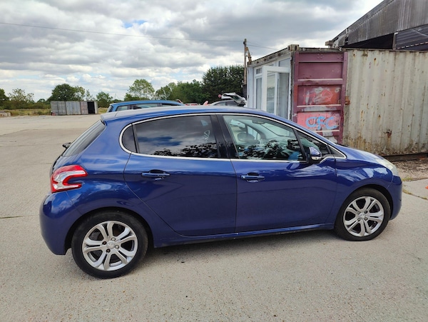 Used Peugeot 208 2015 for sale - 75334150: Photo 6