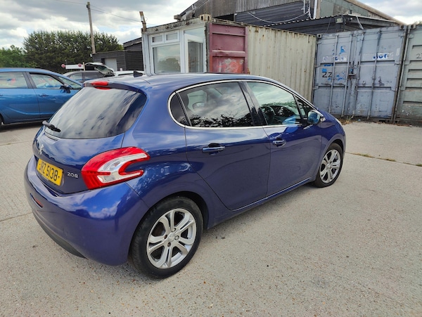 Used Peugeot 208 2015 for sale - 75334150: Photo 7