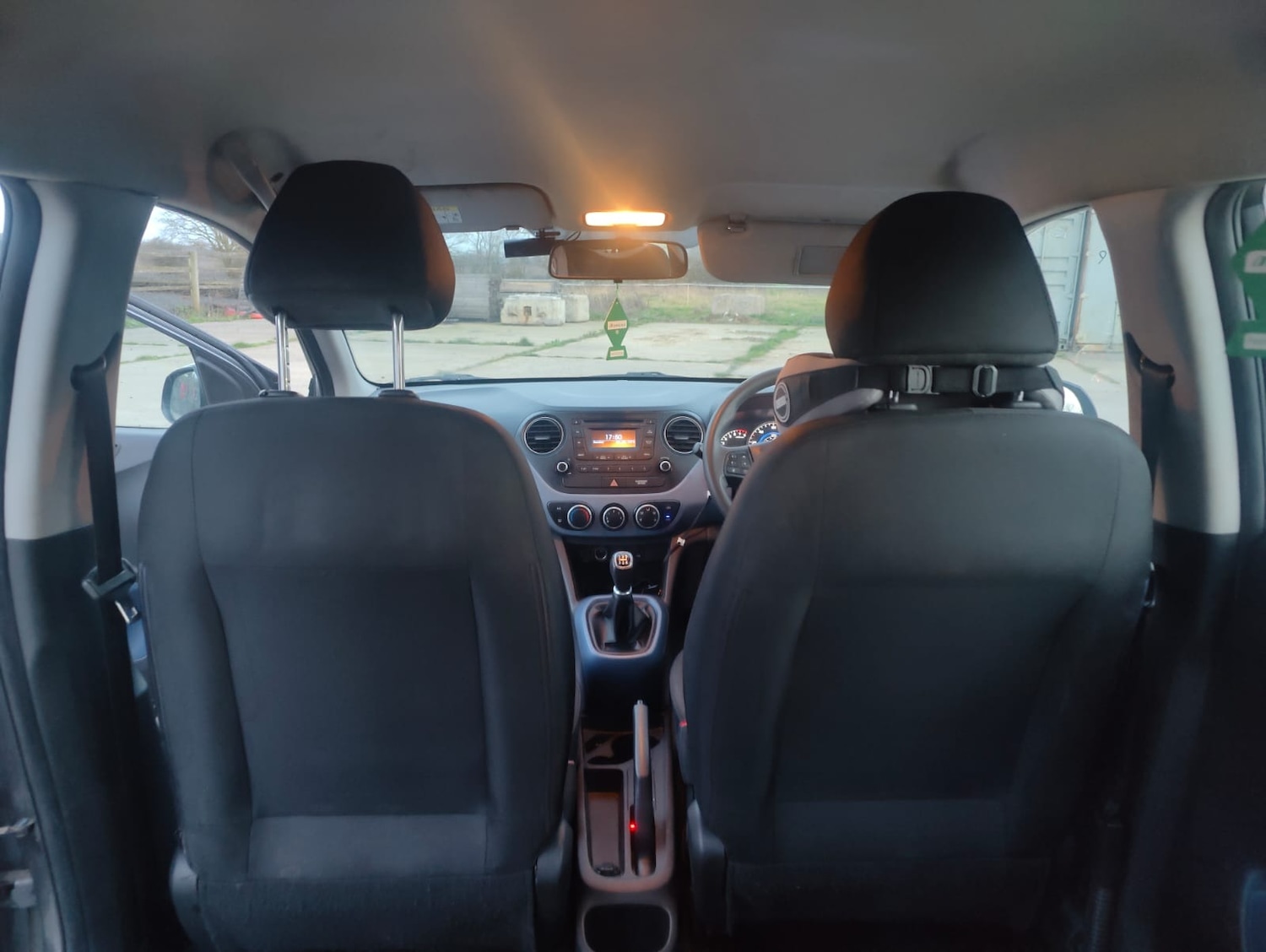 Used Hyundai i10 2016 for sale - 77765870: Photo 16