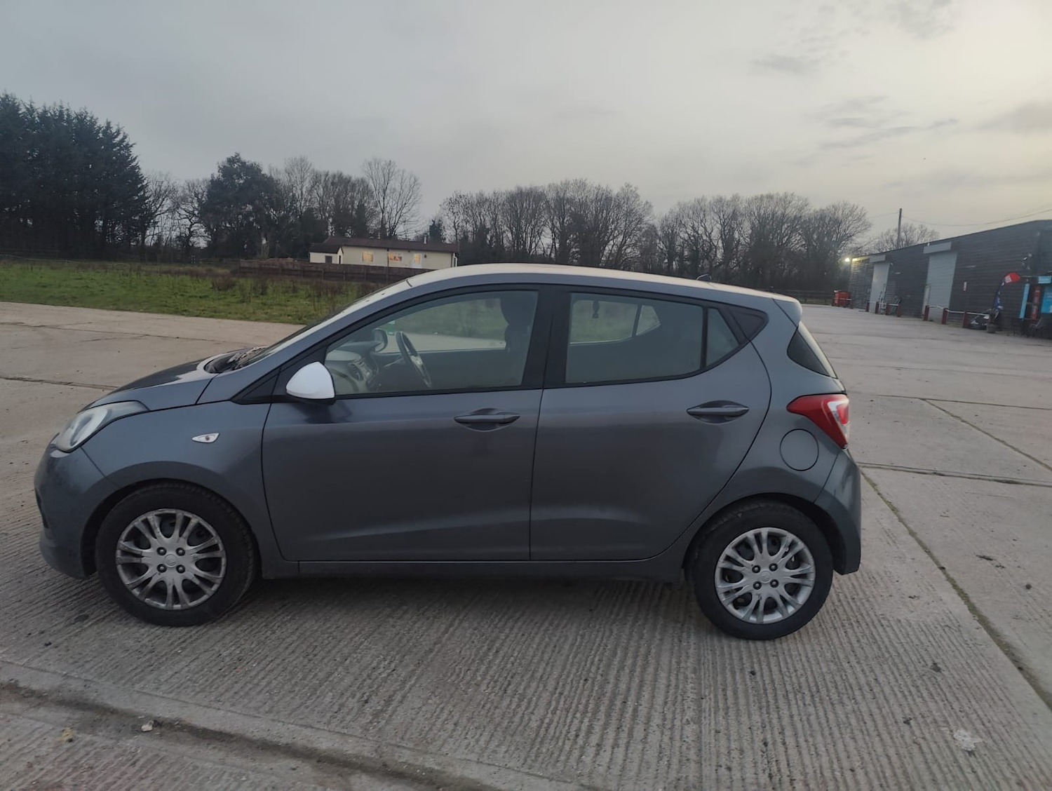 Used Hyundai i10 2016 for sale - 77765870: Photo 17