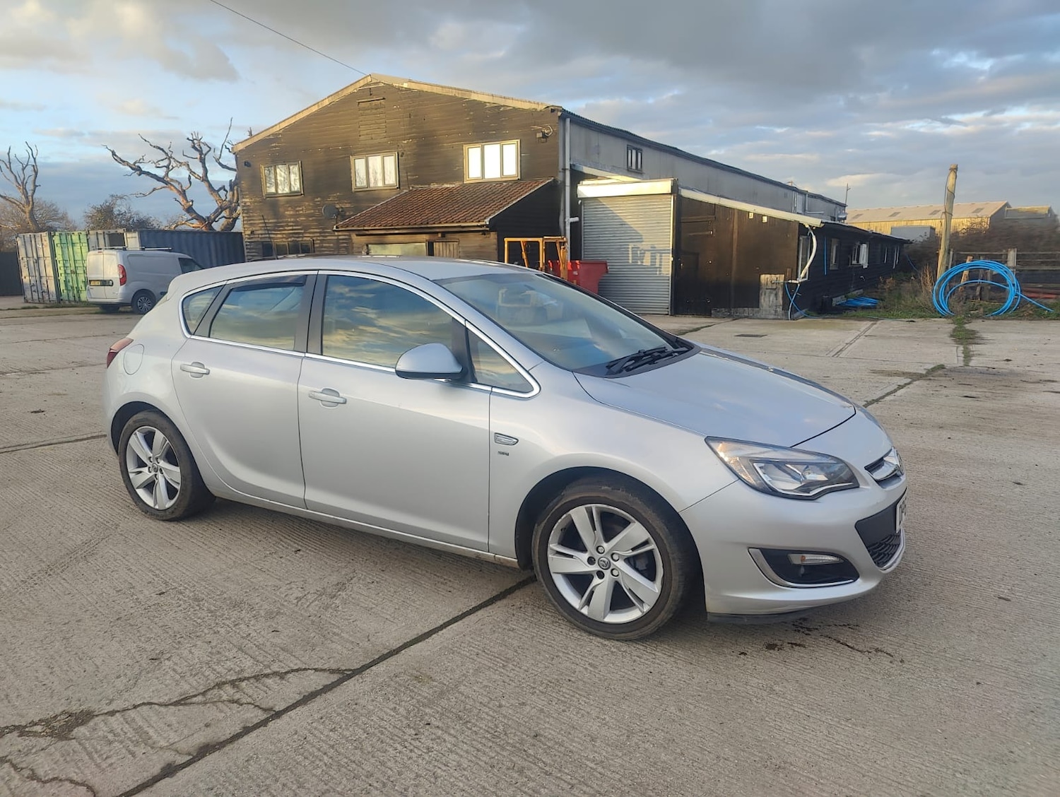 Used Vauxhall Astra 2015 for sale - 77704570: Photo 3