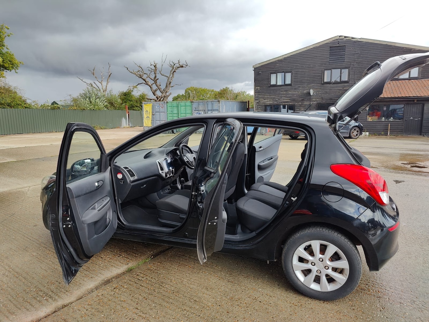 Used Hyundai i20 2013 for sale - 76765066: Photo 41