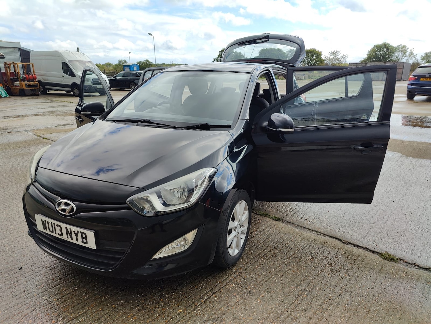 Used Hyundai i20 2013 for sale - 76765066: Photo 44