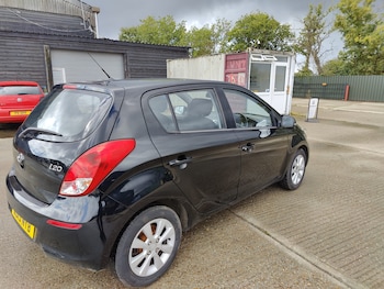 Used Hyundai i20 2013 for sale - 76765066: Photo