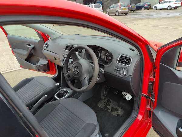 Used Volkswagen Polo 2013 for sale - 76142643: Photo 32