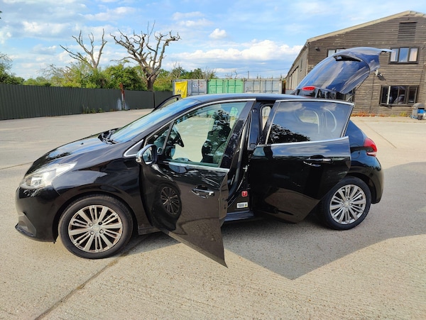 Used Peugeot 208 2016 for sale - 75313867: Photo 13