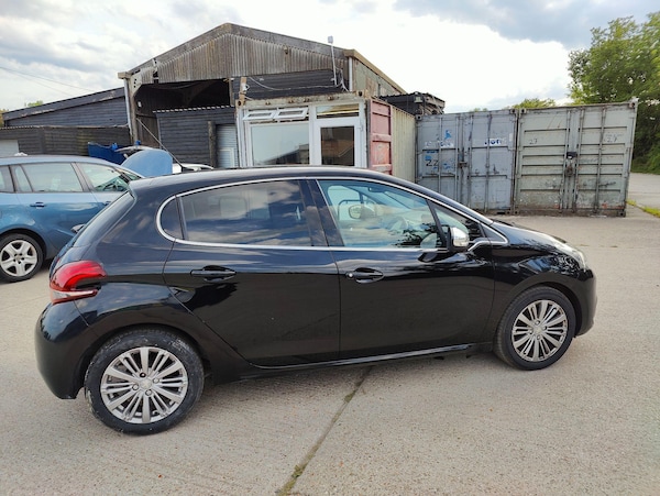 Used Peugeot 208 2016 for sale - 75313867: Photo 16