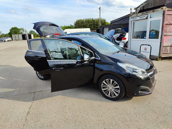 Used Peugeot 208 2016 for sale - 75313867: Photo 17